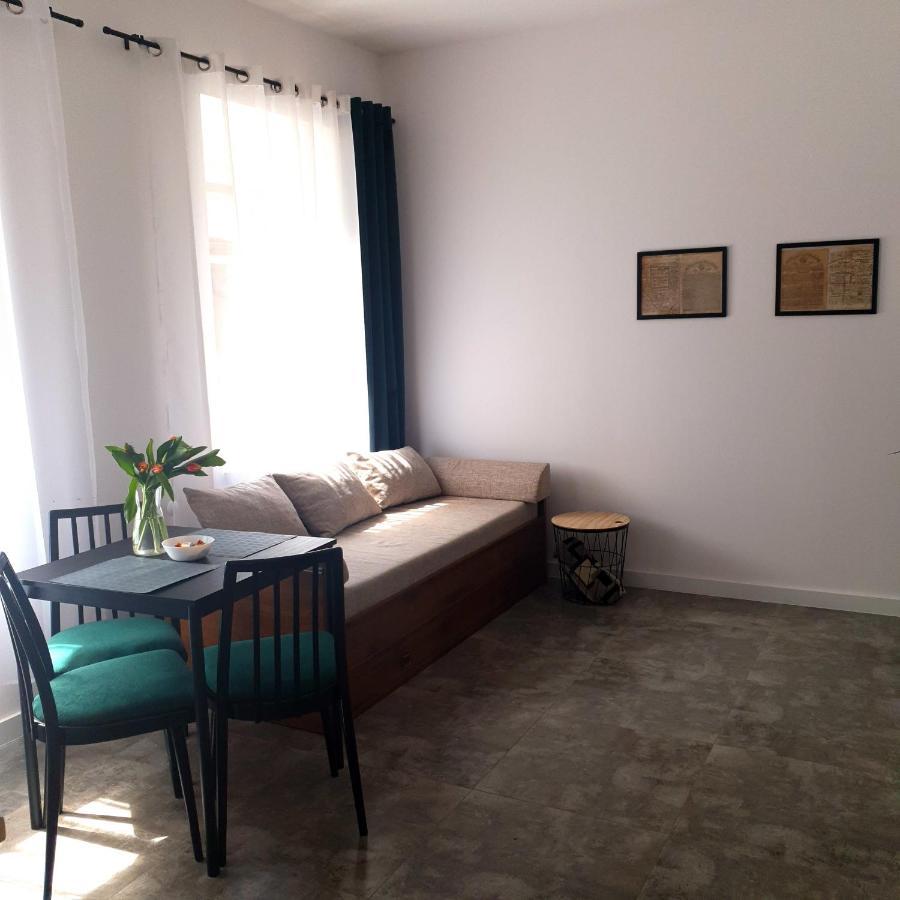 Apartament Z Historia เยเลเนียกูรา ภายนอก รูปภาพ