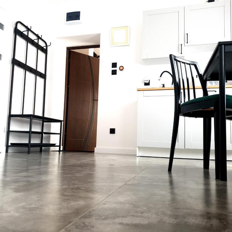 Apartament Z Historia เยเลเนียกูรา ภายนอก รูปภาพ